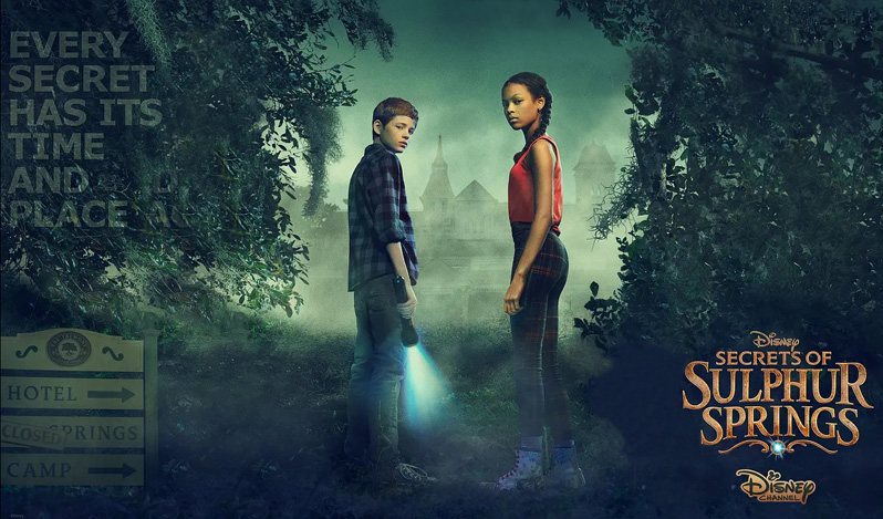 《硫磺泉镇的秘密第一季》Secrets of Sulphur Springs 迅雷下载 2021新剧 第1张